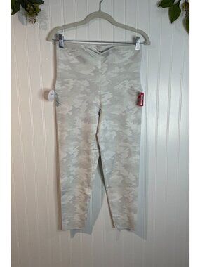 SPANX Booty Boost Active Printed 7/8 Leggings White Camo Women's Large